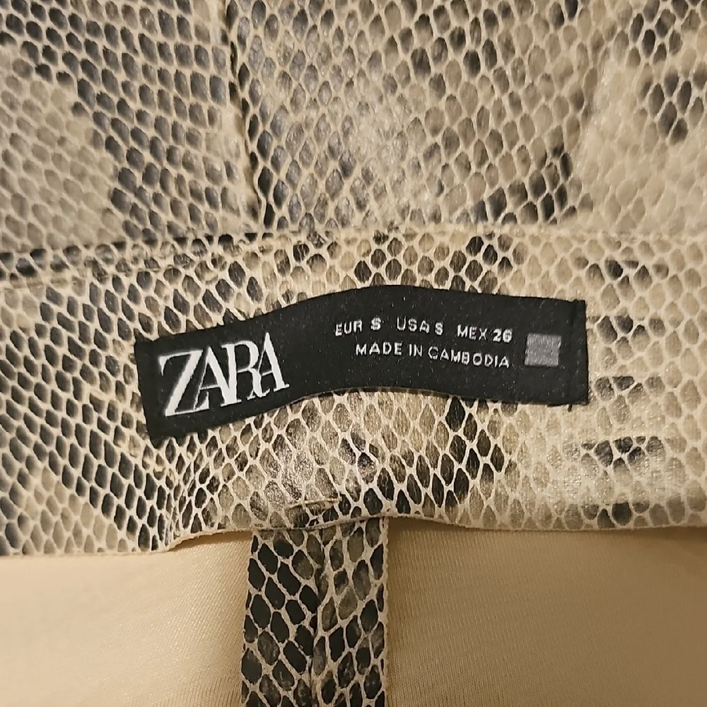 Zara NWOT SKORT Beige & Black Faux Snakeskin Print  Sz S - Picture 12 of 12